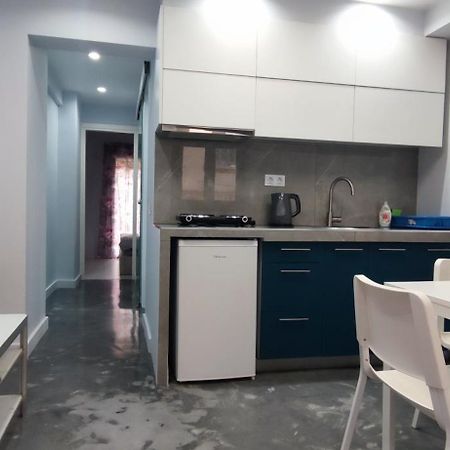 New Apartment With A Separate Entrance Near The Subway. Афины Экстерьер фото